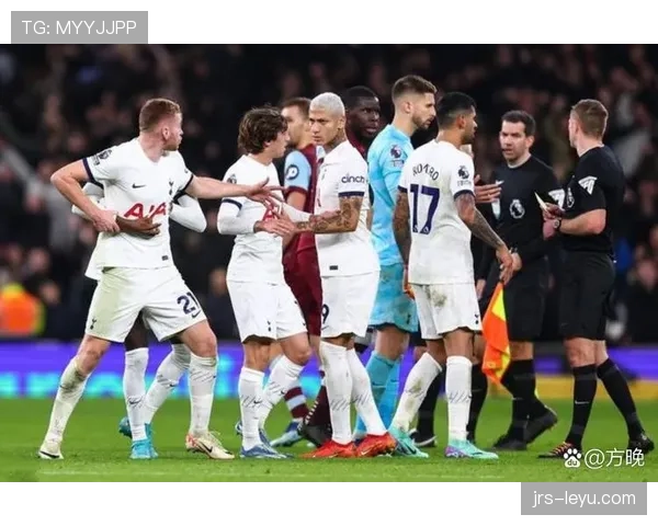 罗杰斯率领莱斯特城重返英超赛场，球队状态回暖引发广泛关注