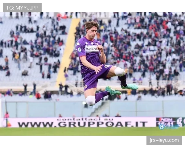 弗拉霍维奇：塞尔维亚锋线核心的责任与战术定位