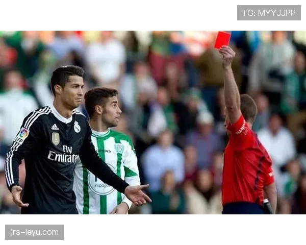 罚球队员违规，裁判如何判罚才算公正？规则全解析