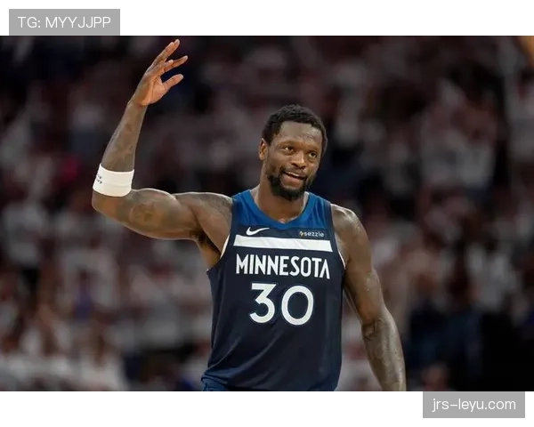 朱利叶斯·兰德尔挡拆创造机会提升效率，领先队内内线对比明显