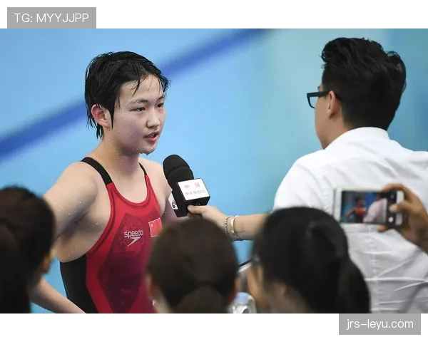 李冰洁每天喝的水比你一个月工资还贵